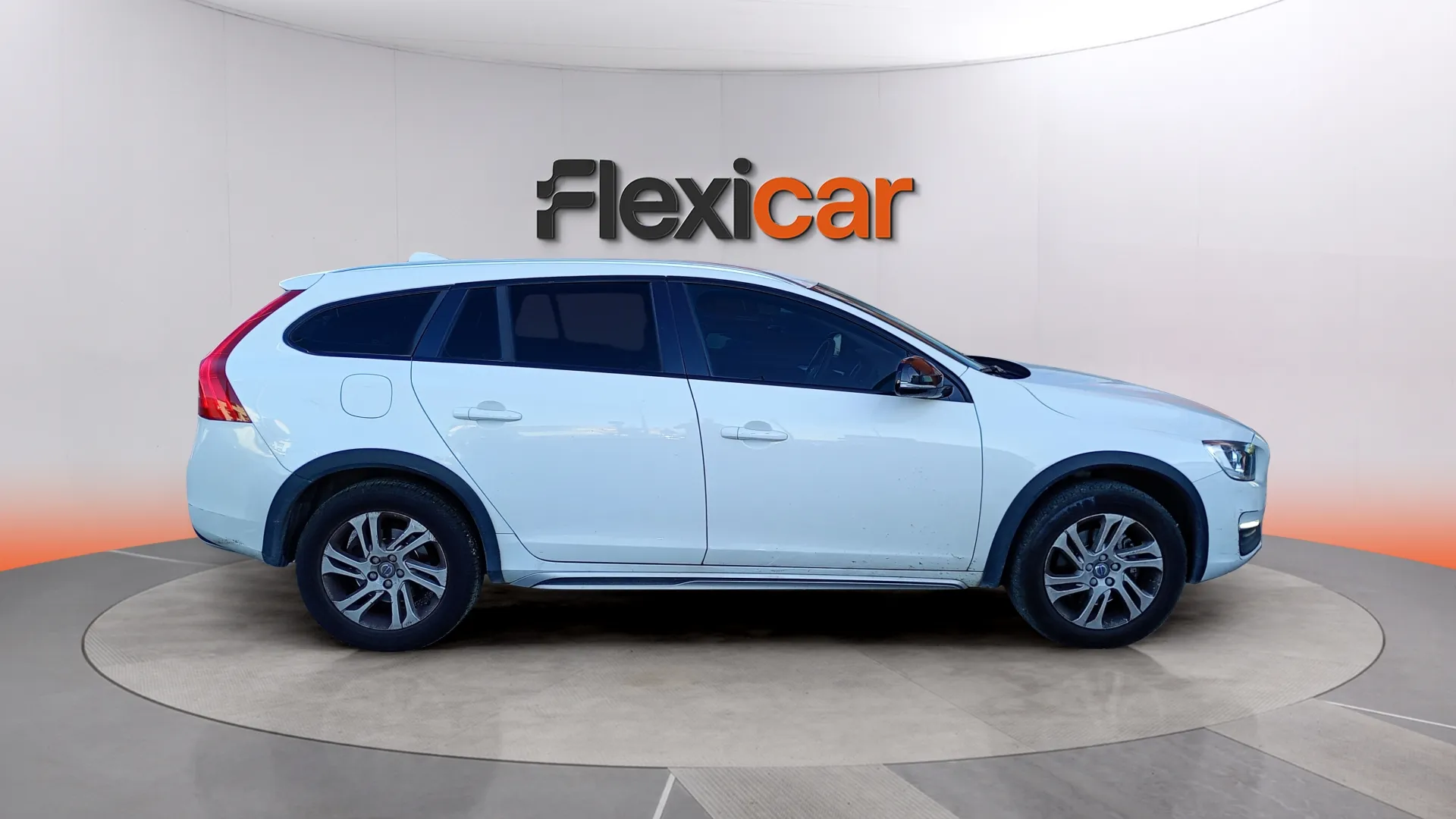 Volvo V60 2.0 D2 Momentum - foto 4