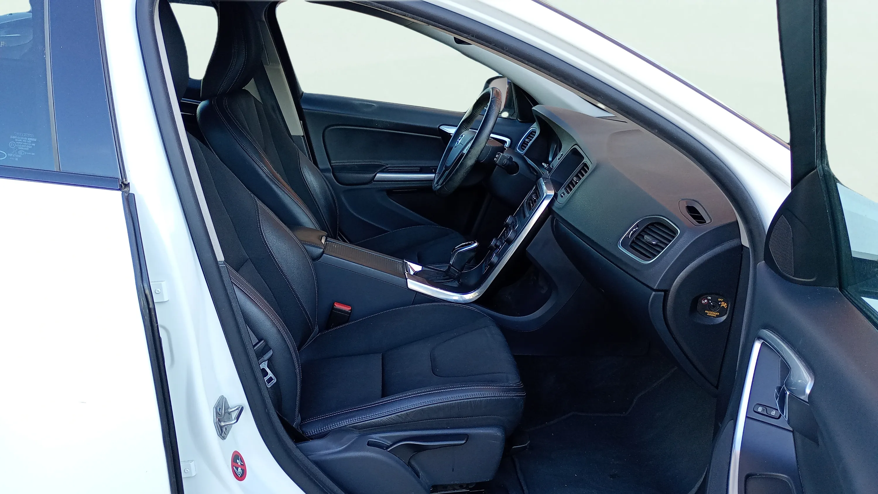 Volvo V60 2.0 D2 Momentum - foto 26