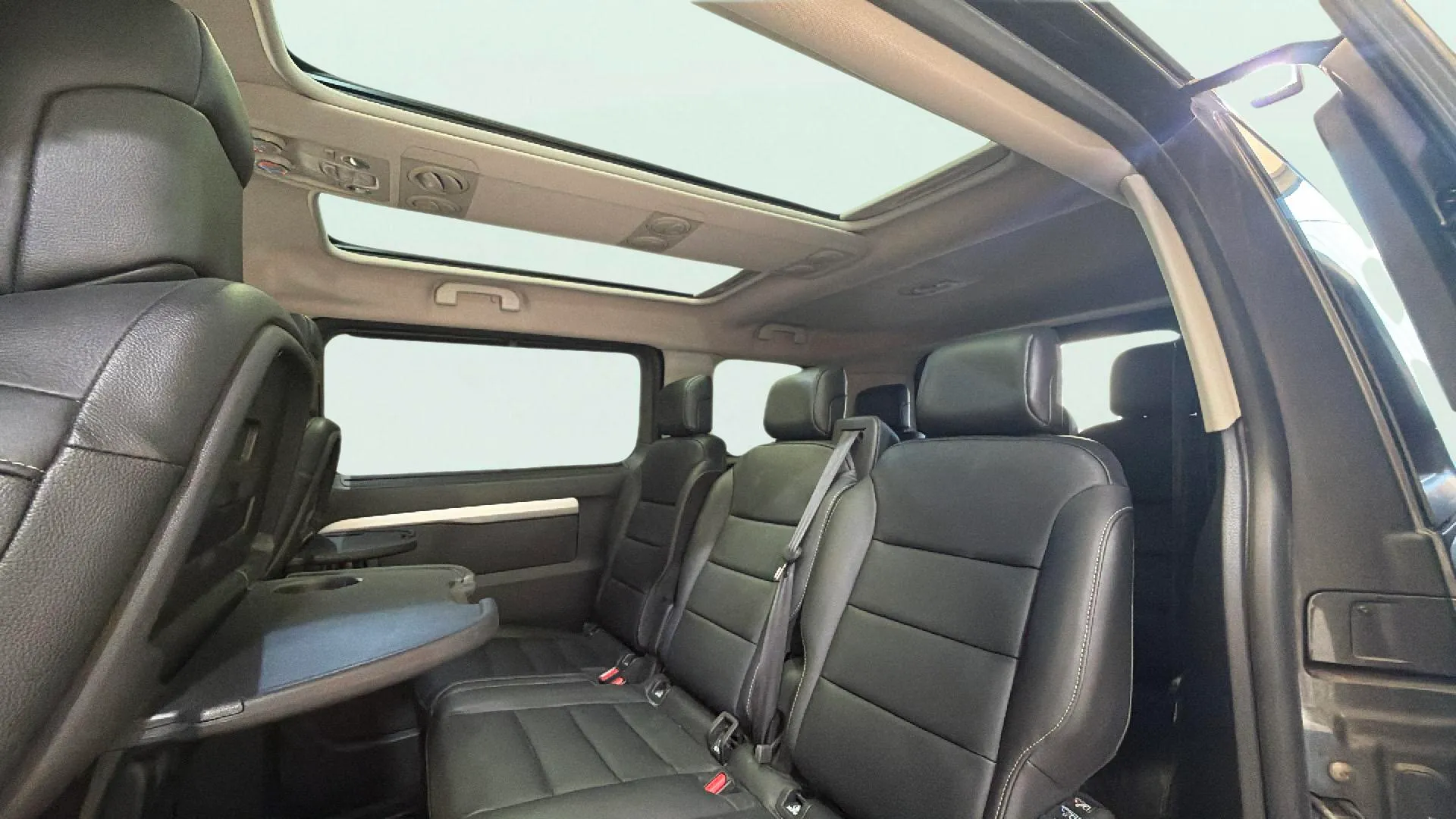 Peugeot Traveller Allure 1.6 BlueHDi Standard - foto 21