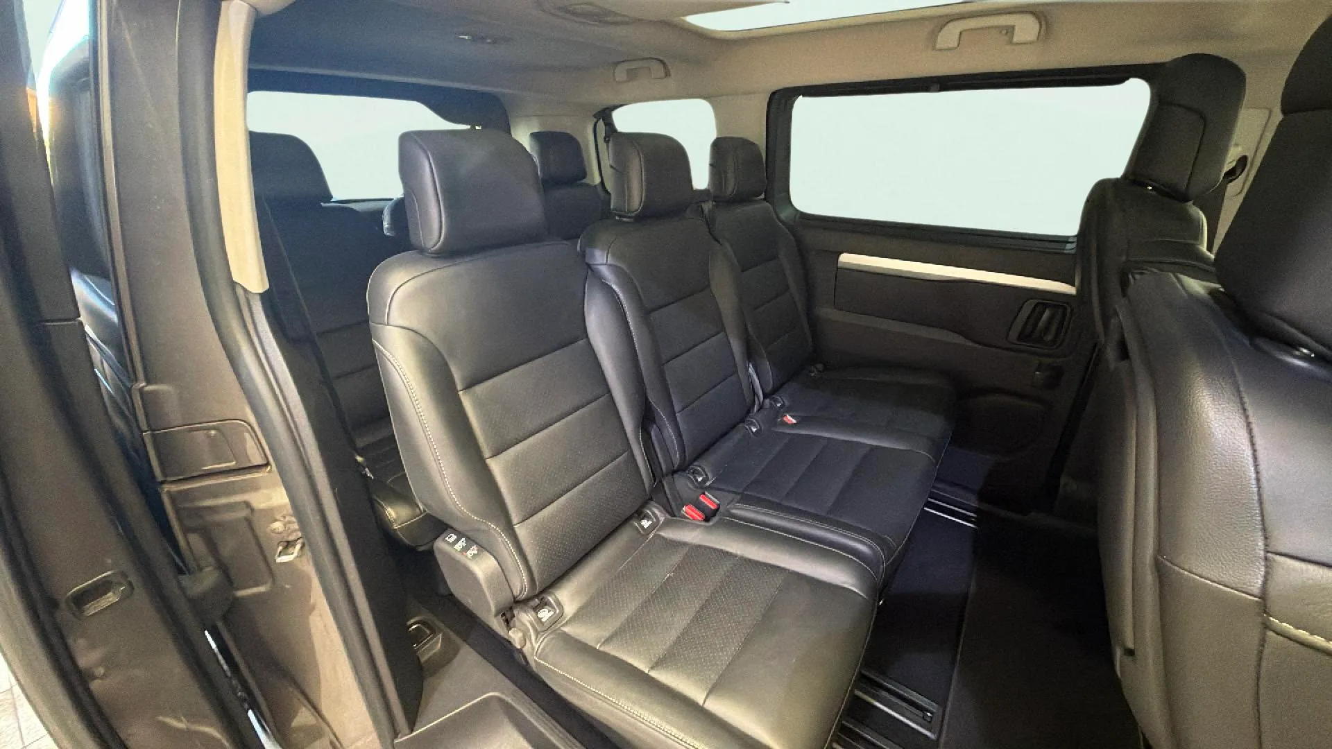 Peugeot Traveller Allure 1.6 BlueHDi Standard - foto 18