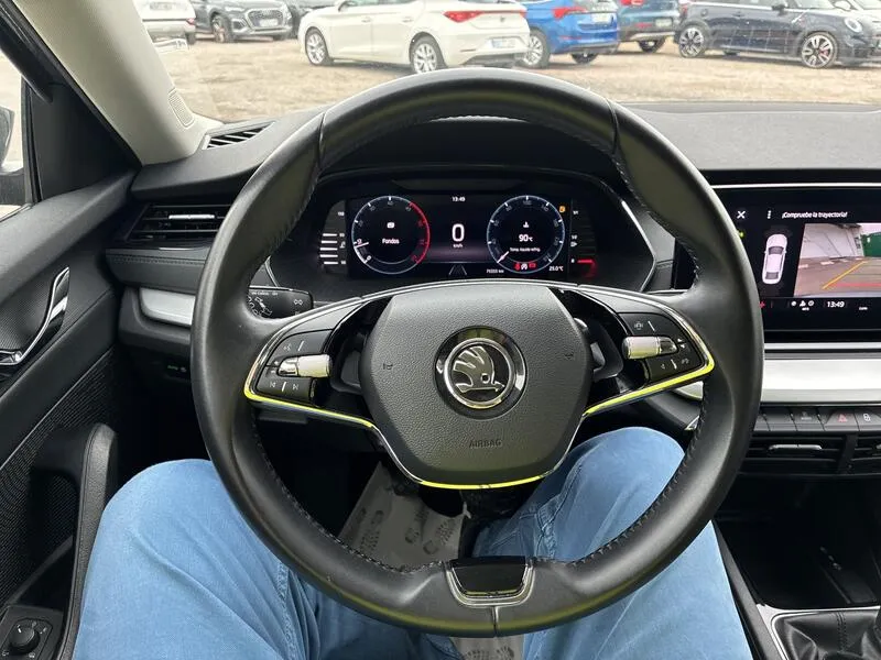 Škoda Octavia 2.0 TDI Ambition - foto 28