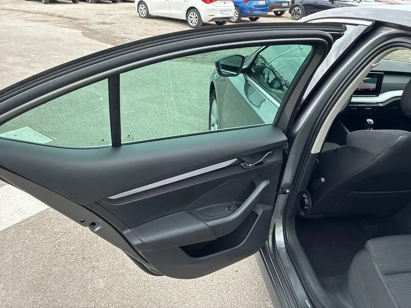 Škoda Octavia 2.0 TDI Ambition - foto 20