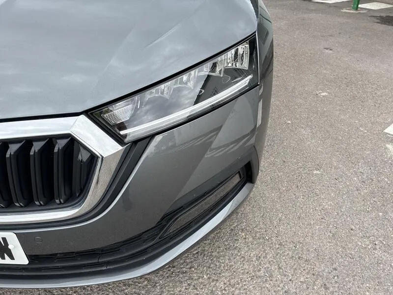 Škoda Octavia 2.0 TDI Ambition - foto 10