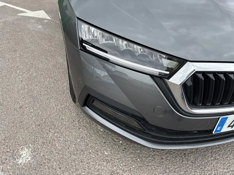 Škoda Octavia 2.0 TDI Ambition - foto 11