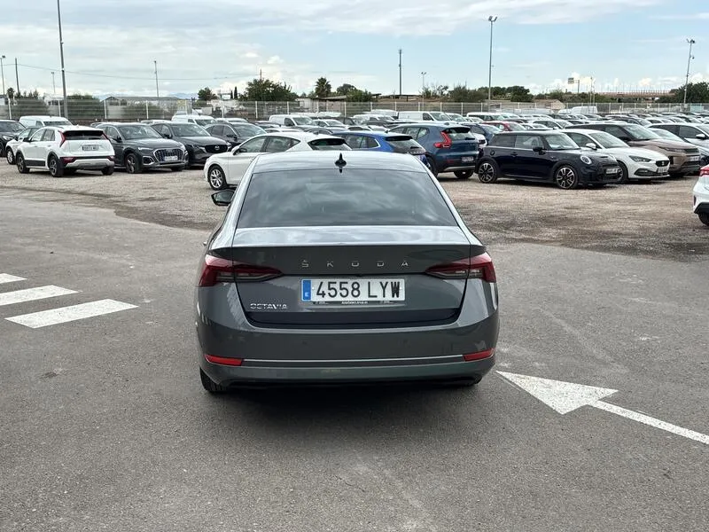 Škoda Octavia 2.0 TDI Ambition - foto 5