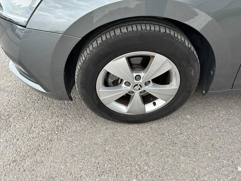 Škoda Octavia 2.0 TDI Ambition - foto 17
