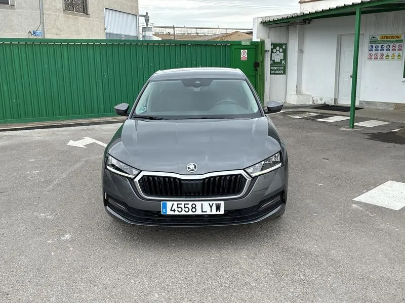 Škoda Octavia 2.0 TDI Ambition - foto 9