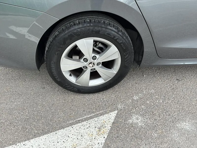 Škoda Octavia 2.0 TDI Ambition - foto 15