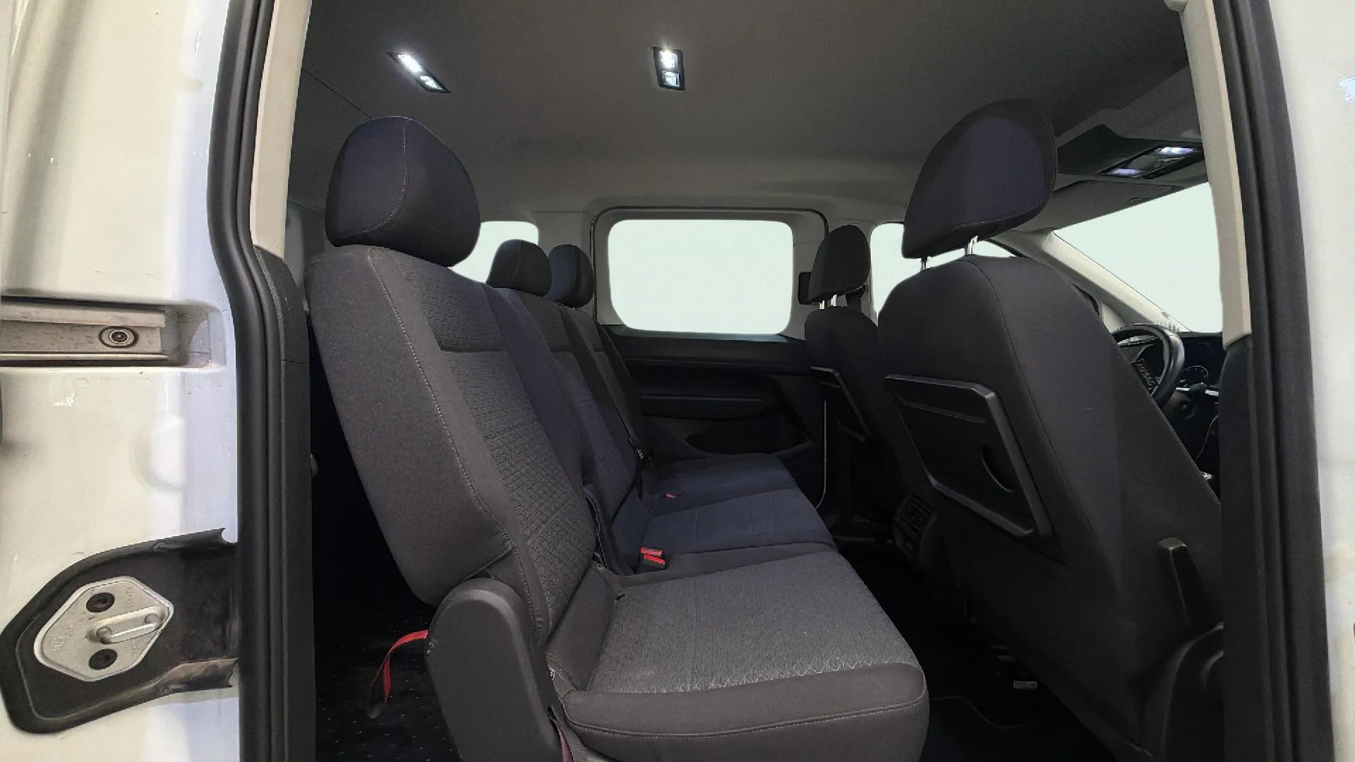 Ford Grand Tourneo Connect 1.5 EcoBoost Titanium - foto 15