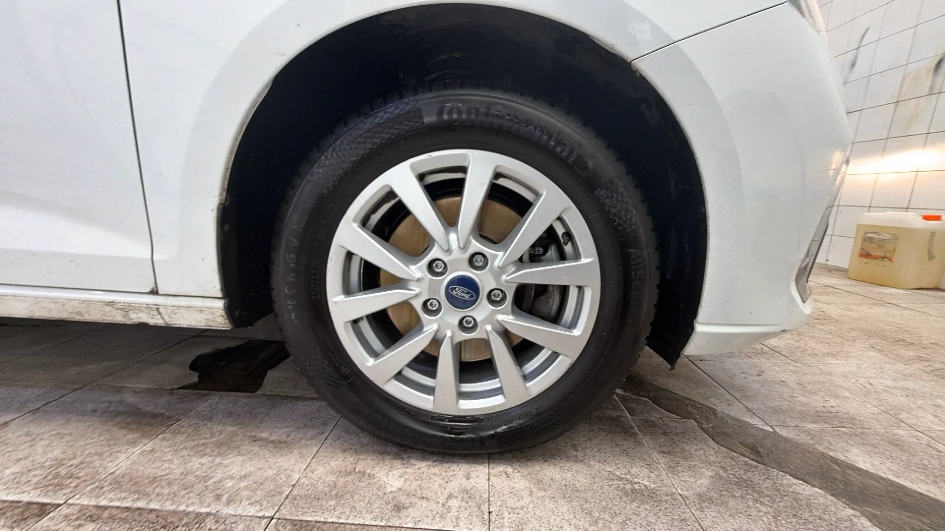 Ford Grand Tourneo Connect 1.5 EcoBoost Titanium - foto 21
