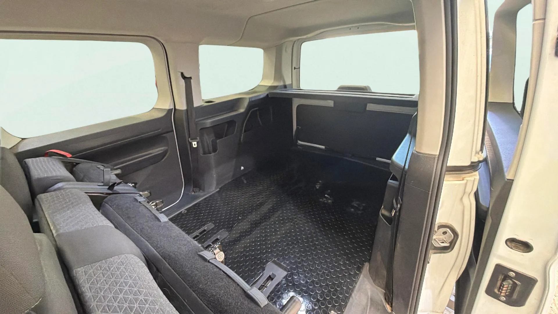 Ford Grand Tourneo Connect 1.5 EcoBoost Titanium - foto 19