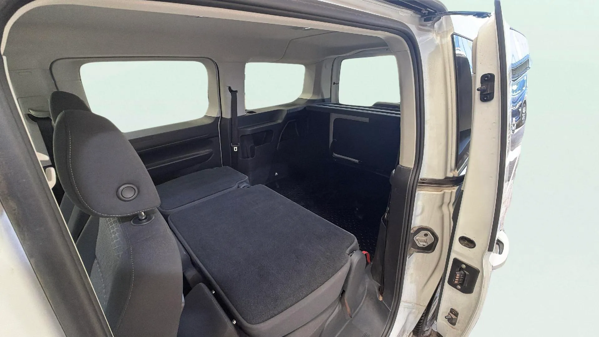 Ford Grand Tourneo Connect 1.5 EcoBoost Titanium - foto 18