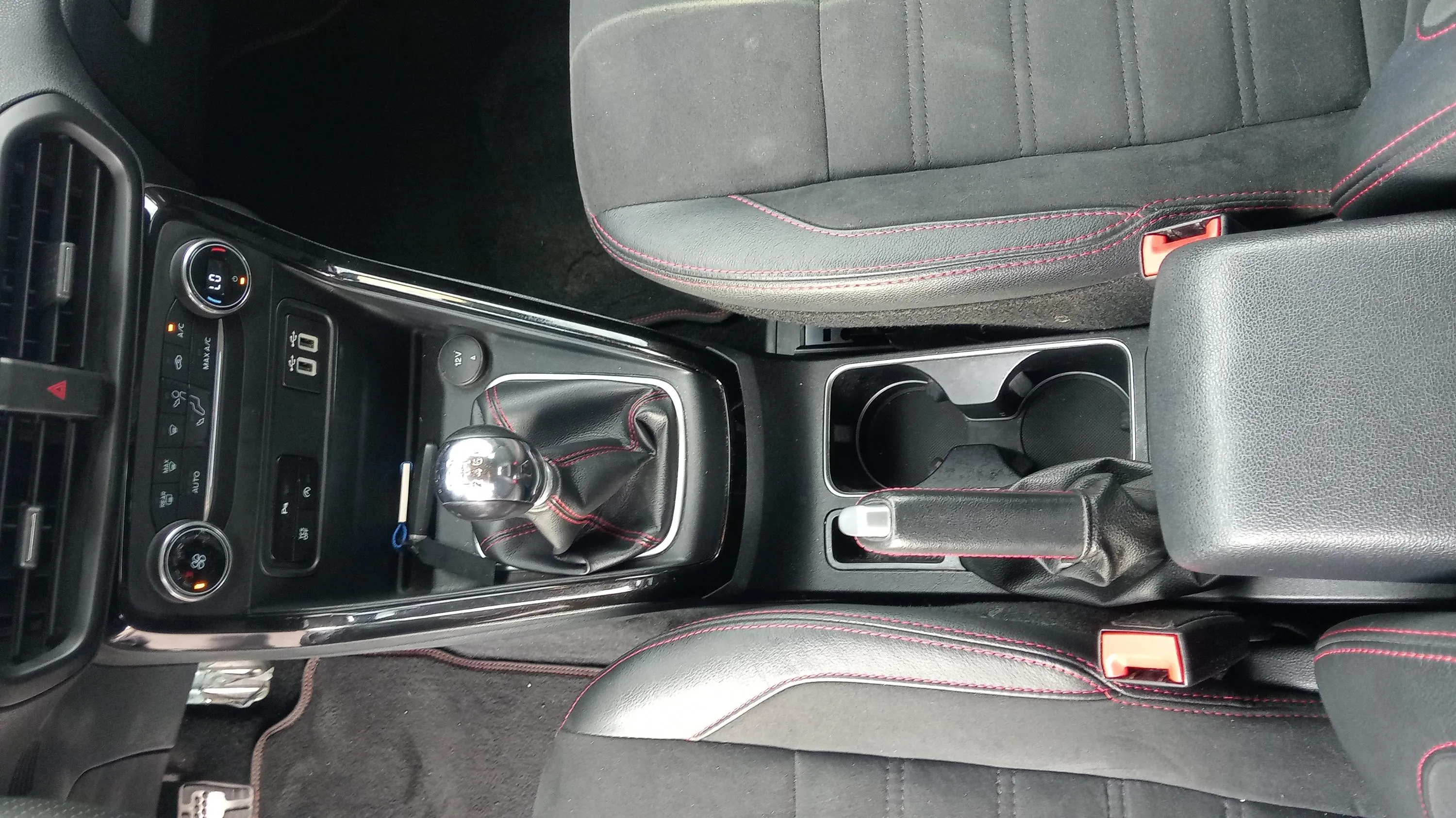 Ford EcoSport 1.0T EcoBoost S Line - foto 23