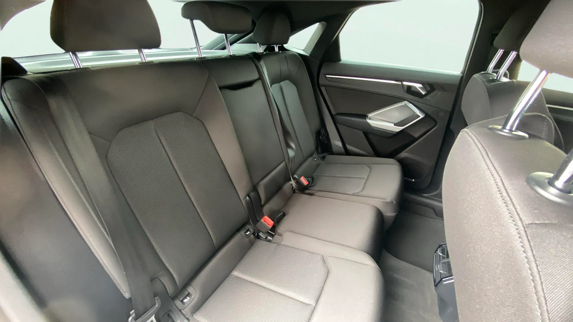 Audi Q3 40 TDI S tronic quattro S Line - foto 25