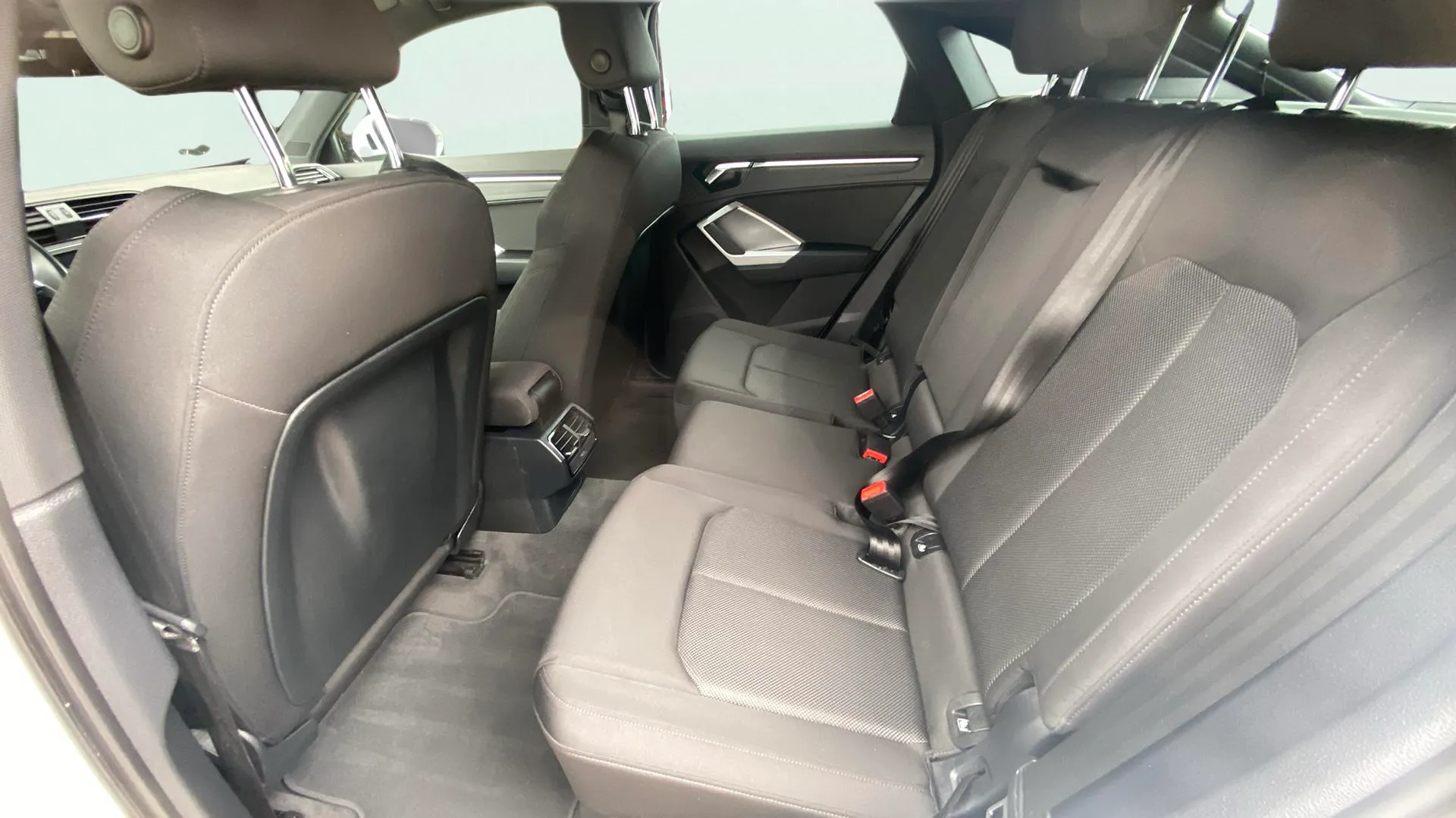 Audi Q3 40 TDI S tronic quattro S Line - foto 24