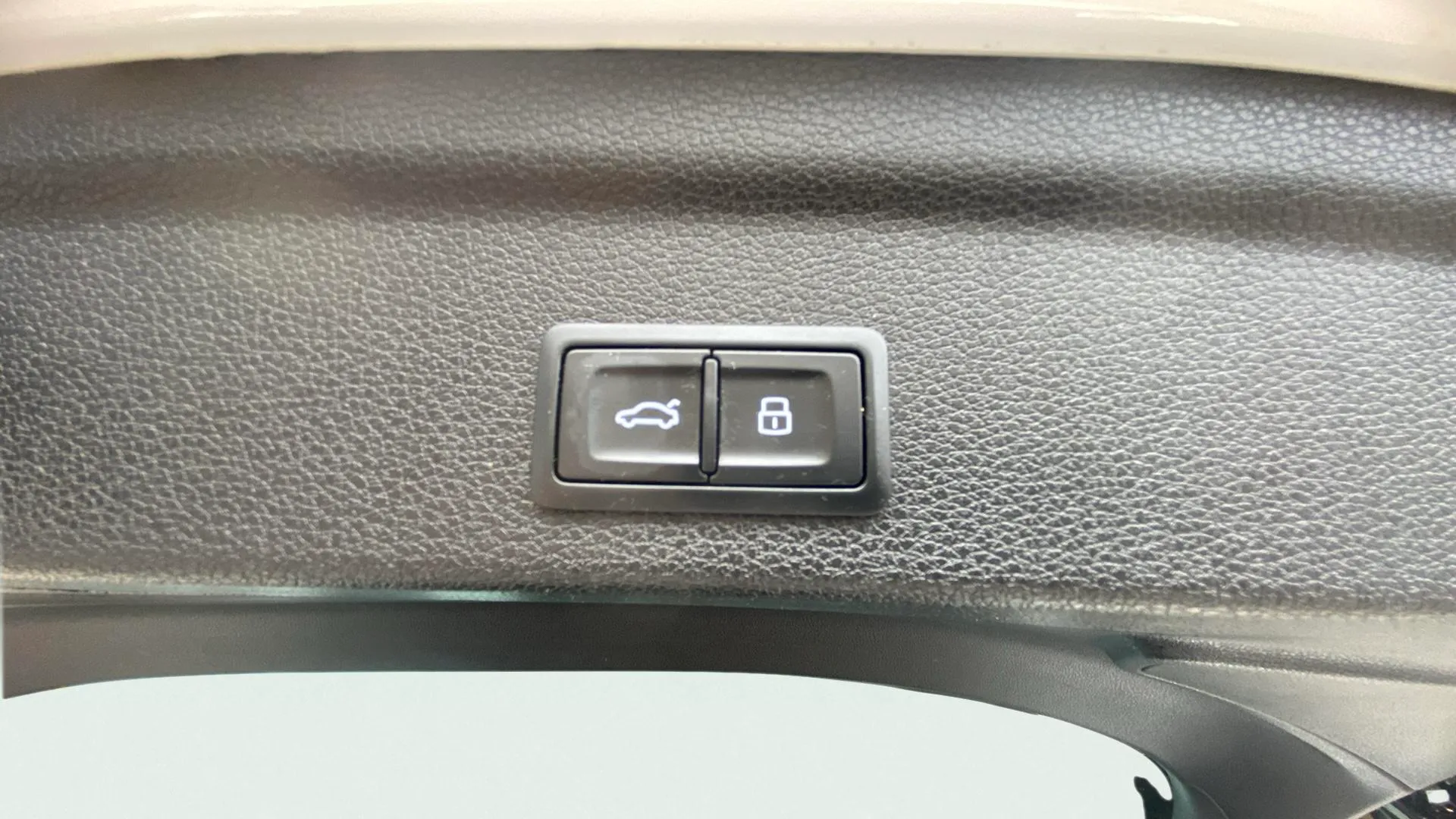 Audi Q3 40 TDI S tronic quattro S Line - foto 28