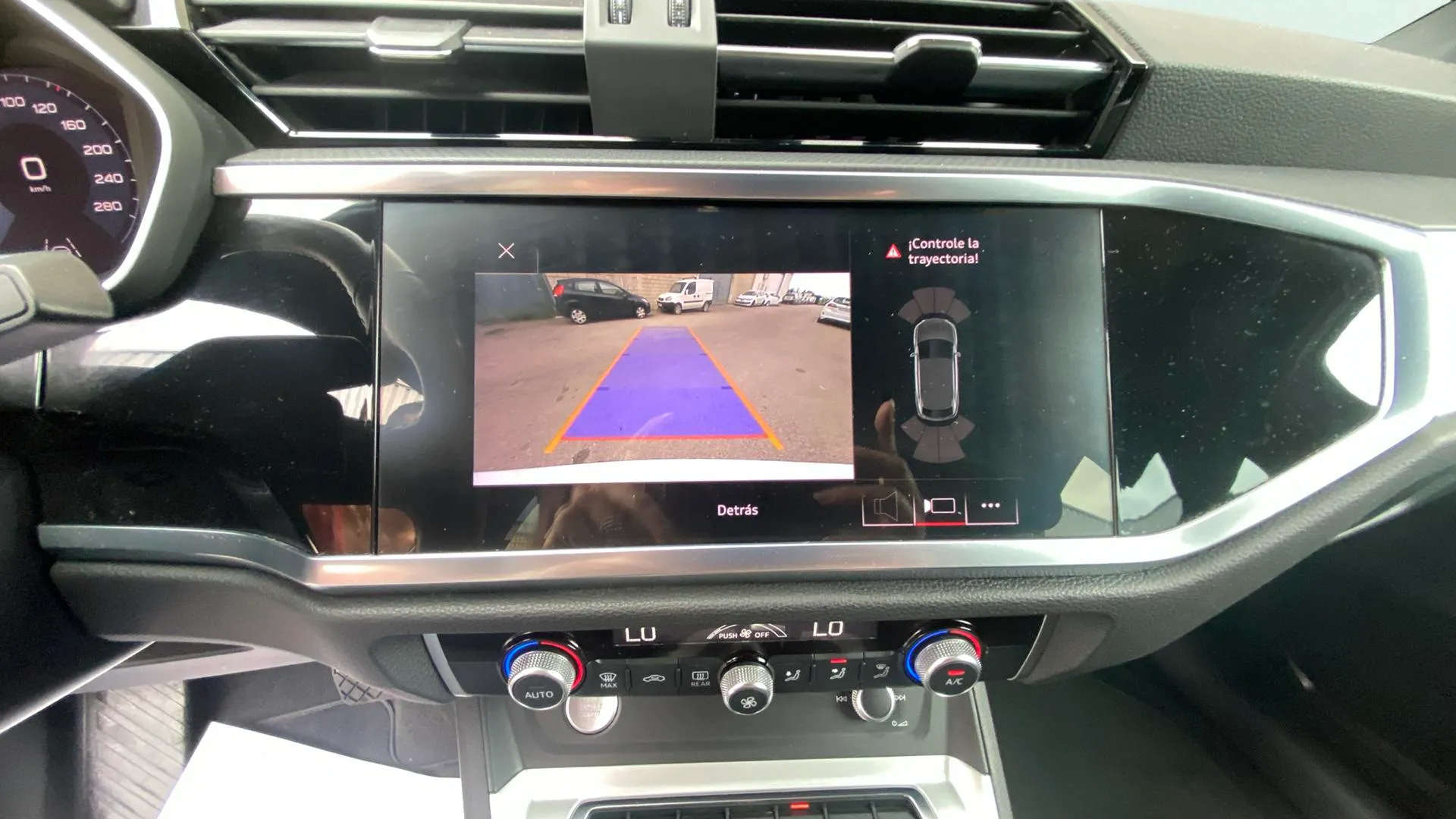 Audi Q3 40 TDI S tronic quattro S Line - foto 17