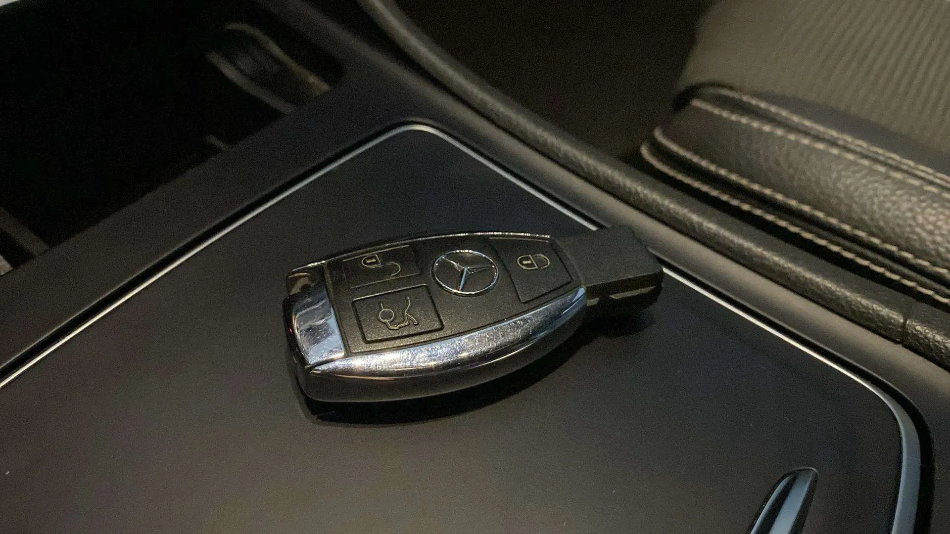 Mercedes-Benz GLA 200 d - foto 19