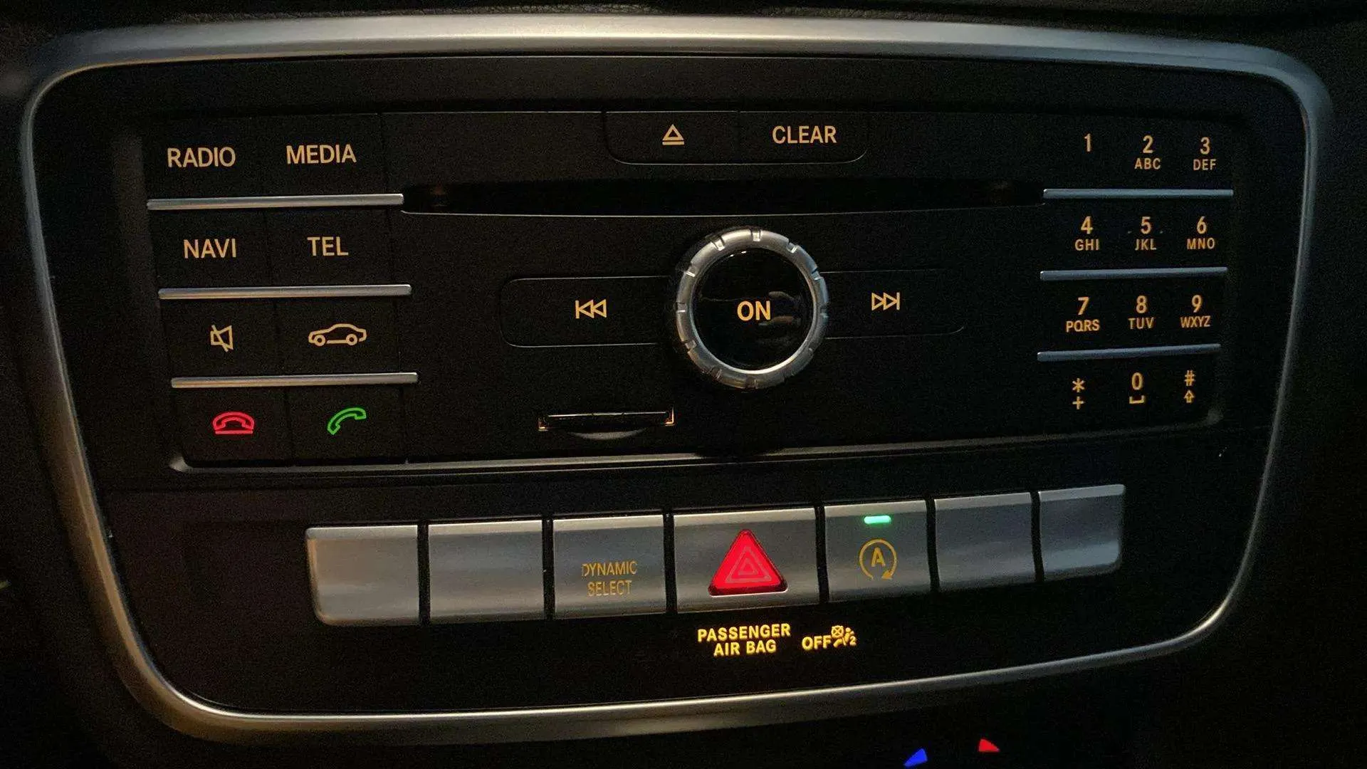 Mercedes-Benz GLA 200 d - foto 14