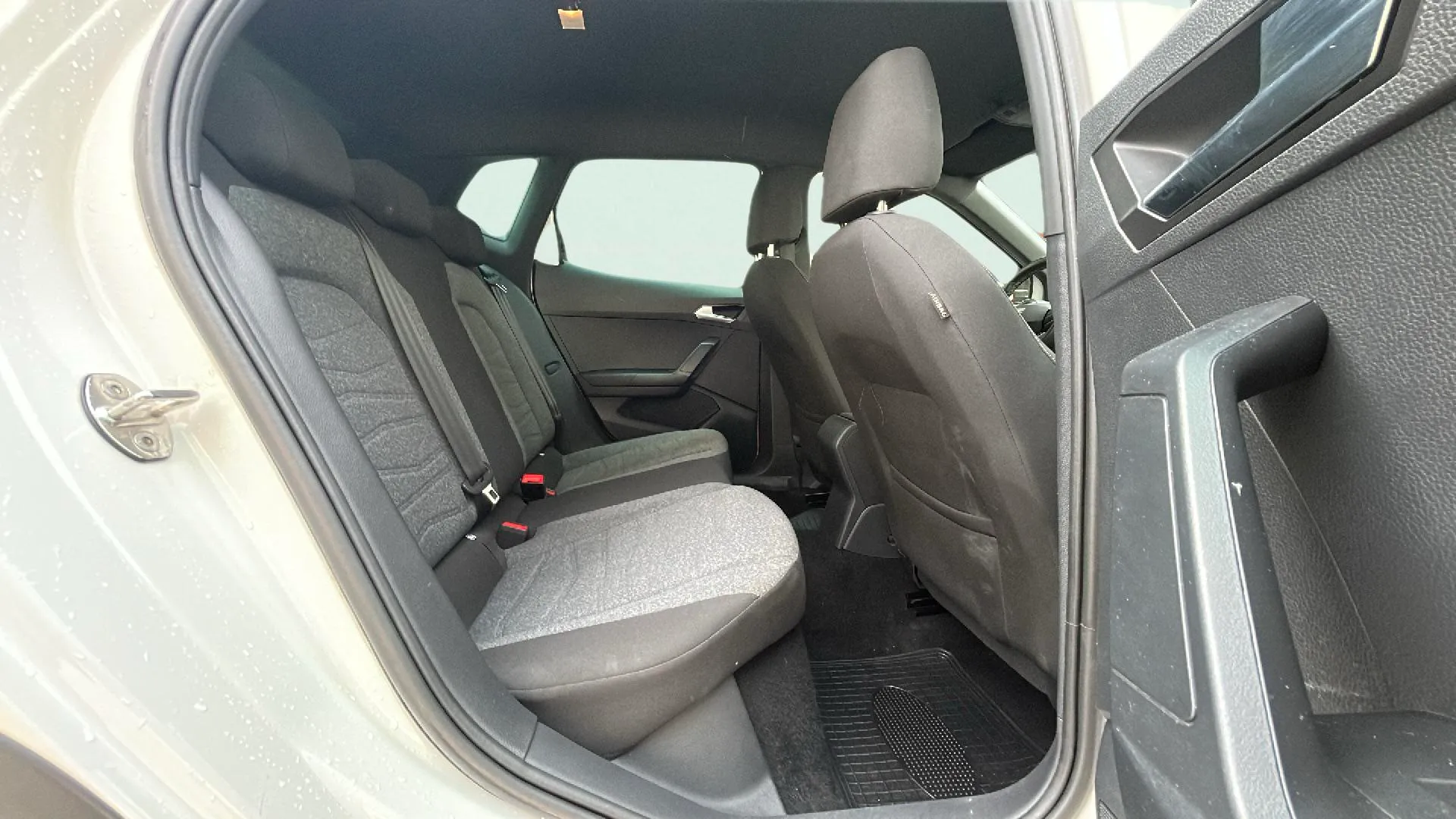 SEAT Arona 1.0 TSI FR - foto 16