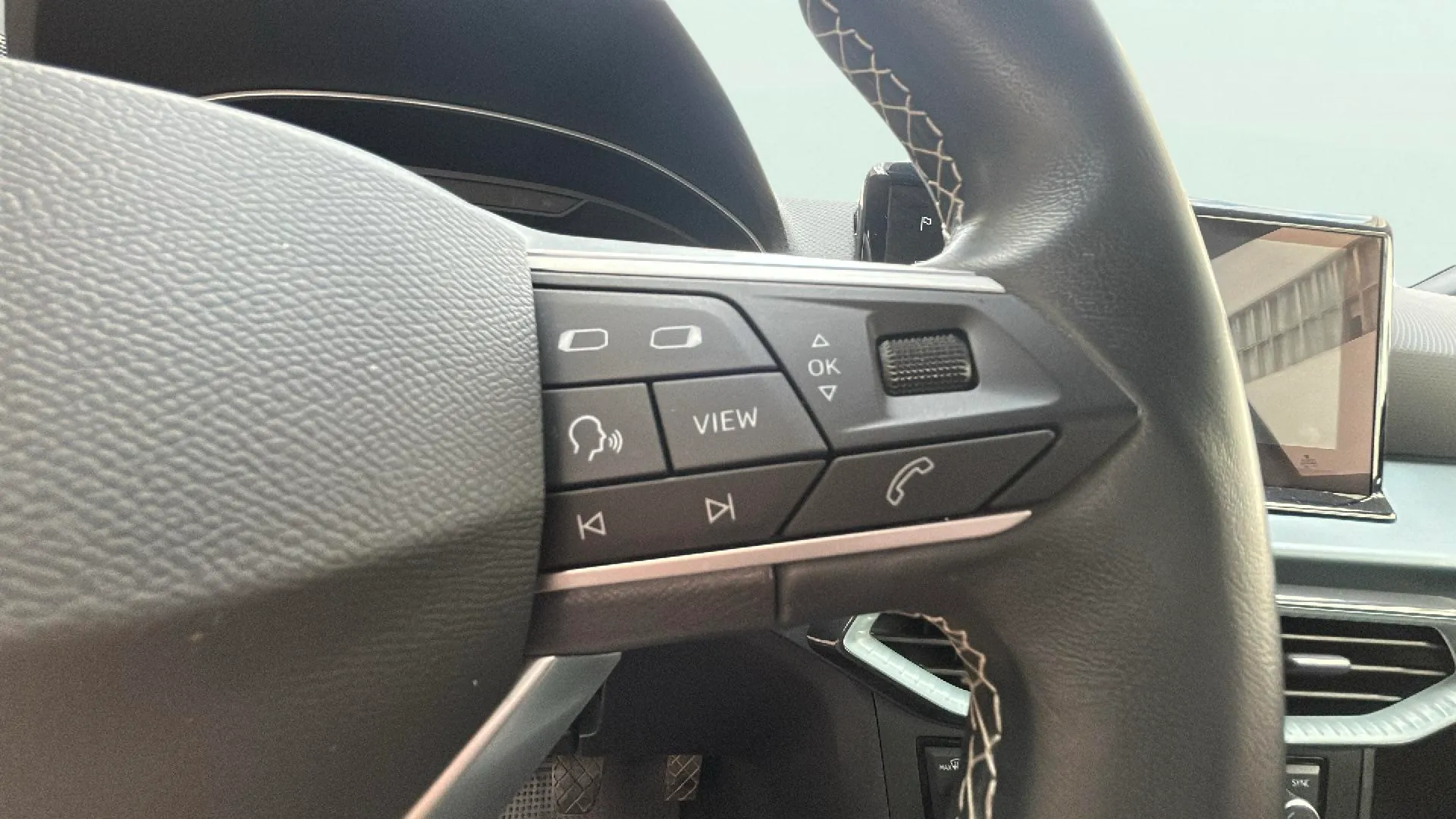 SEAT Arona 1.0 TSI FR - foto 11