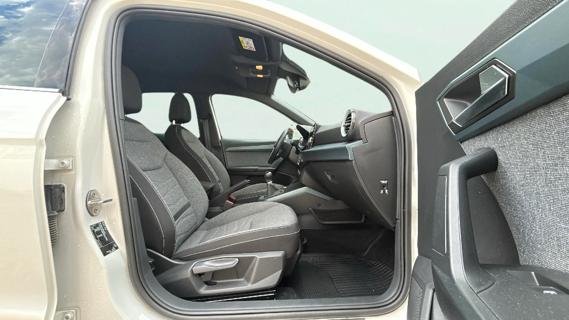 SEAT Arona 1.0 TSI FR - foto 15