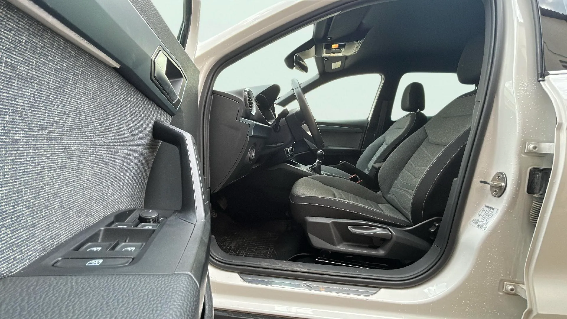 SEAT Arona 1.0 TSI FR - foto 14