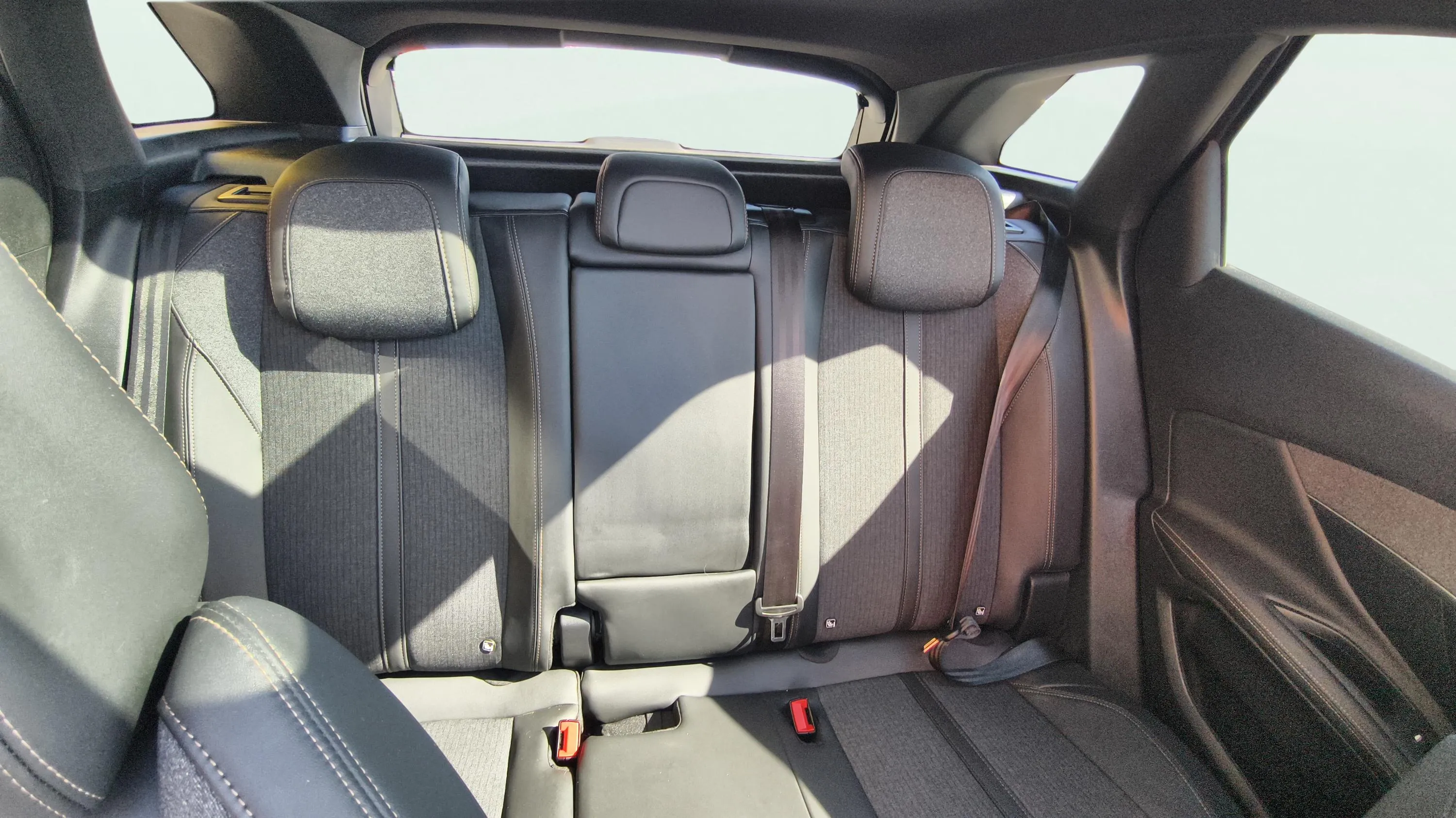 Peugeot 3008 1.2 PureTech GT Line EAT8 - foto 14
