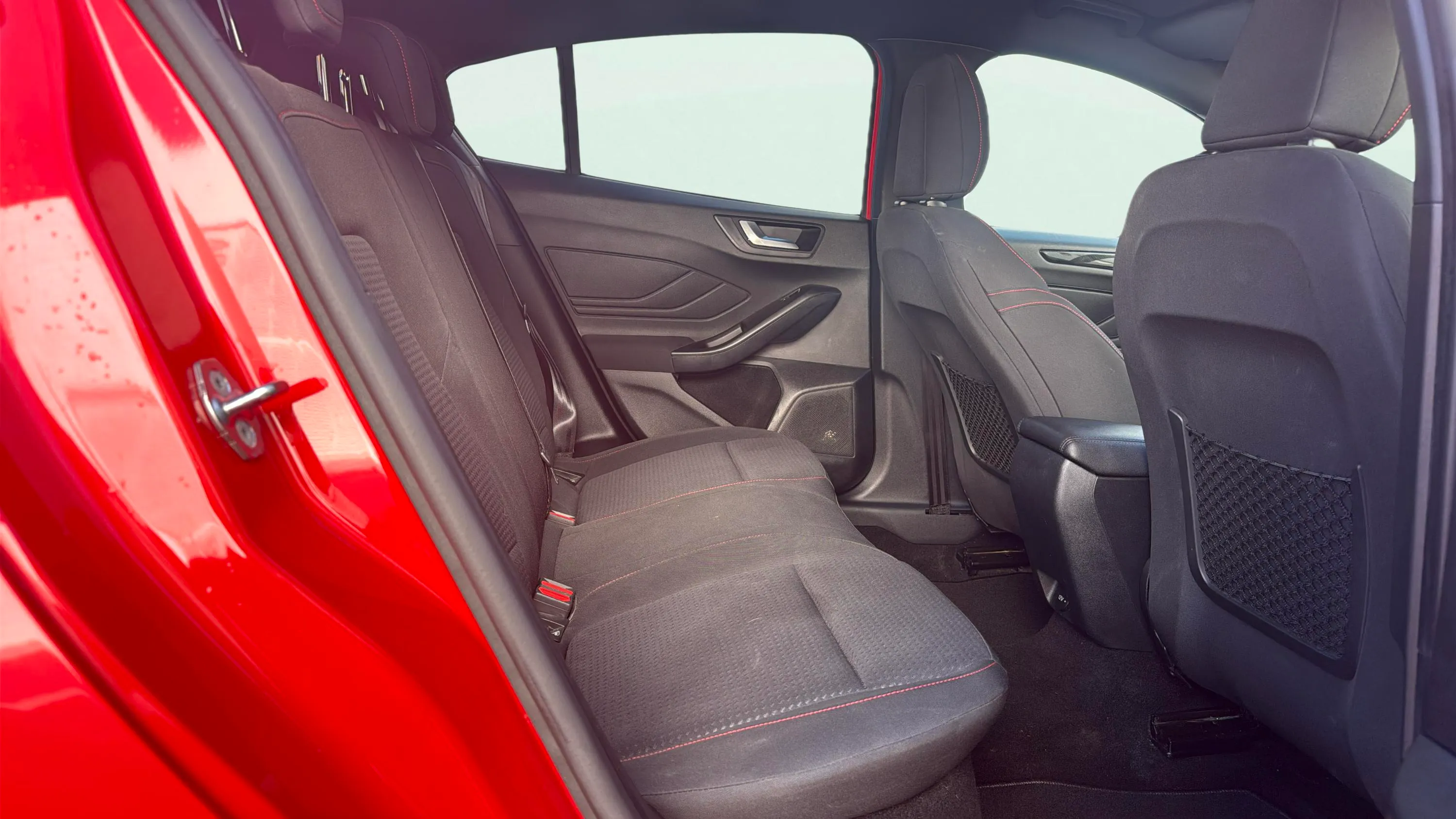 Ford Focus 1.0 EcoBoost Trend - foto 13