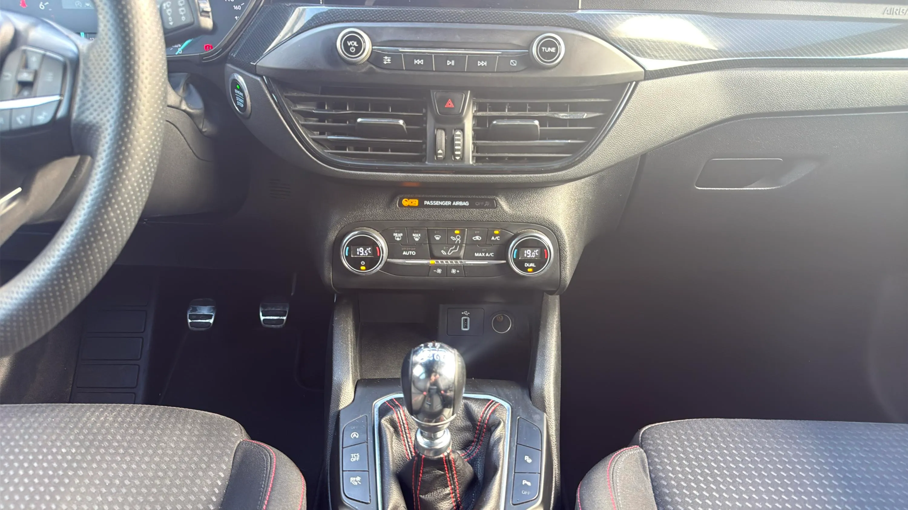 Ford Focus 1.0 EcoBoost Trend - foto 18