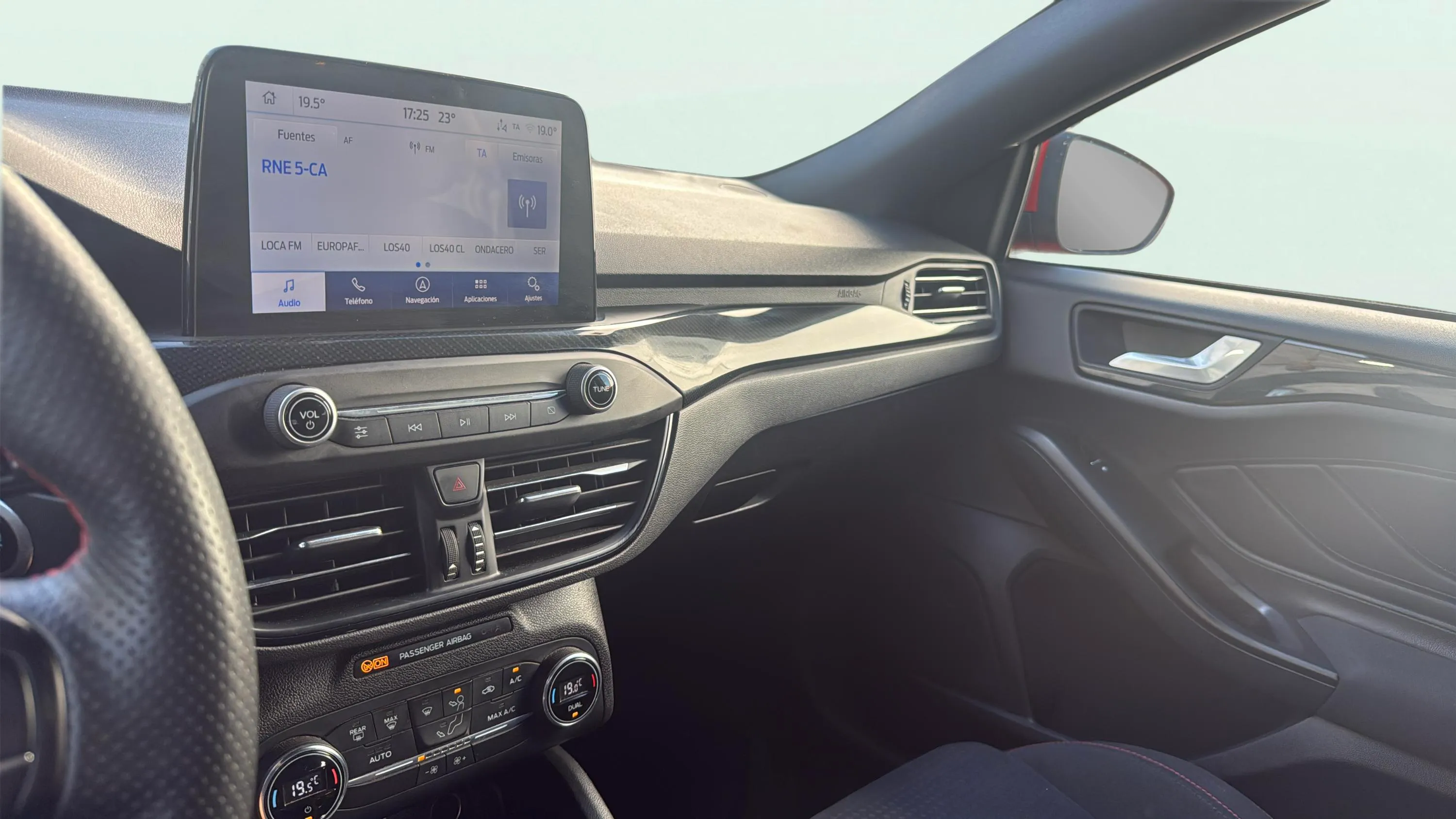 Ford Focus 1.0 EcoBoost Trend - foto 20