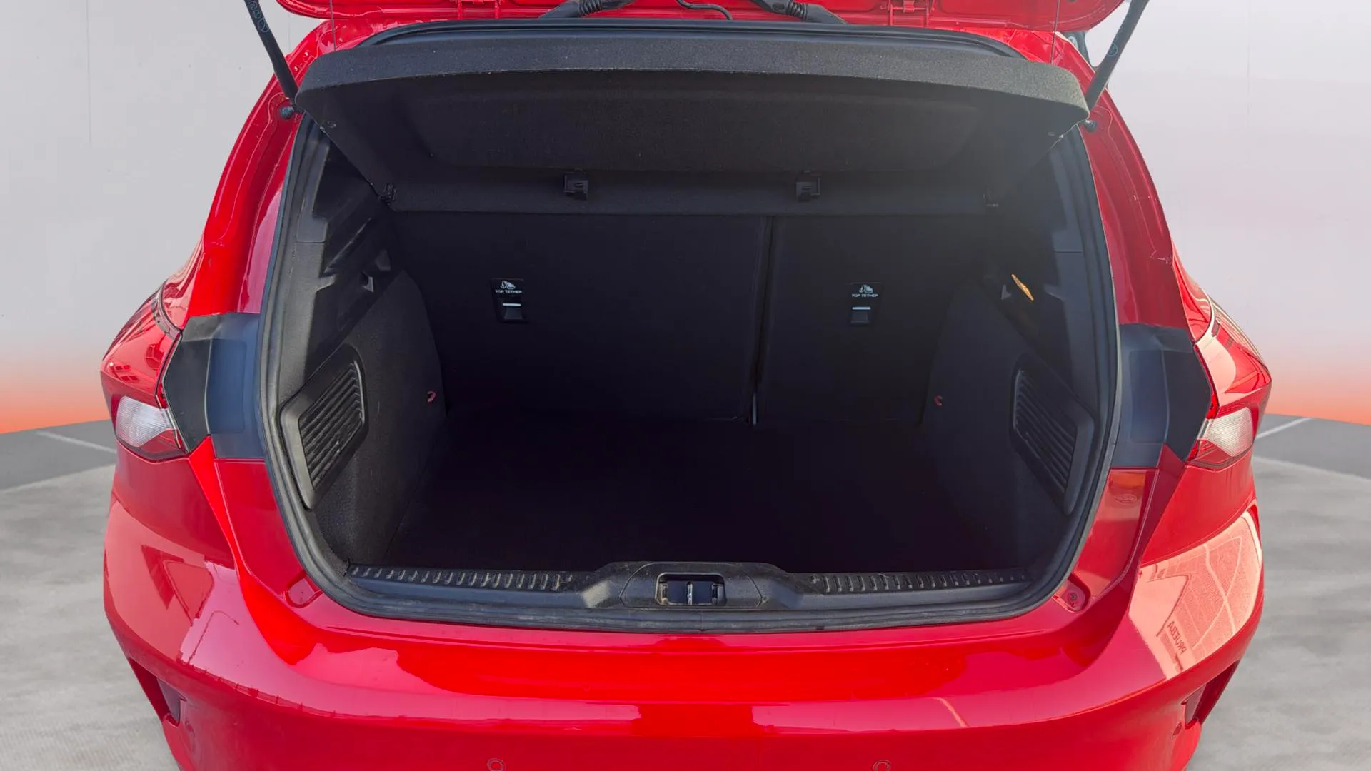 Ford Focus 1.0 EcoBoost Trend - foto 23