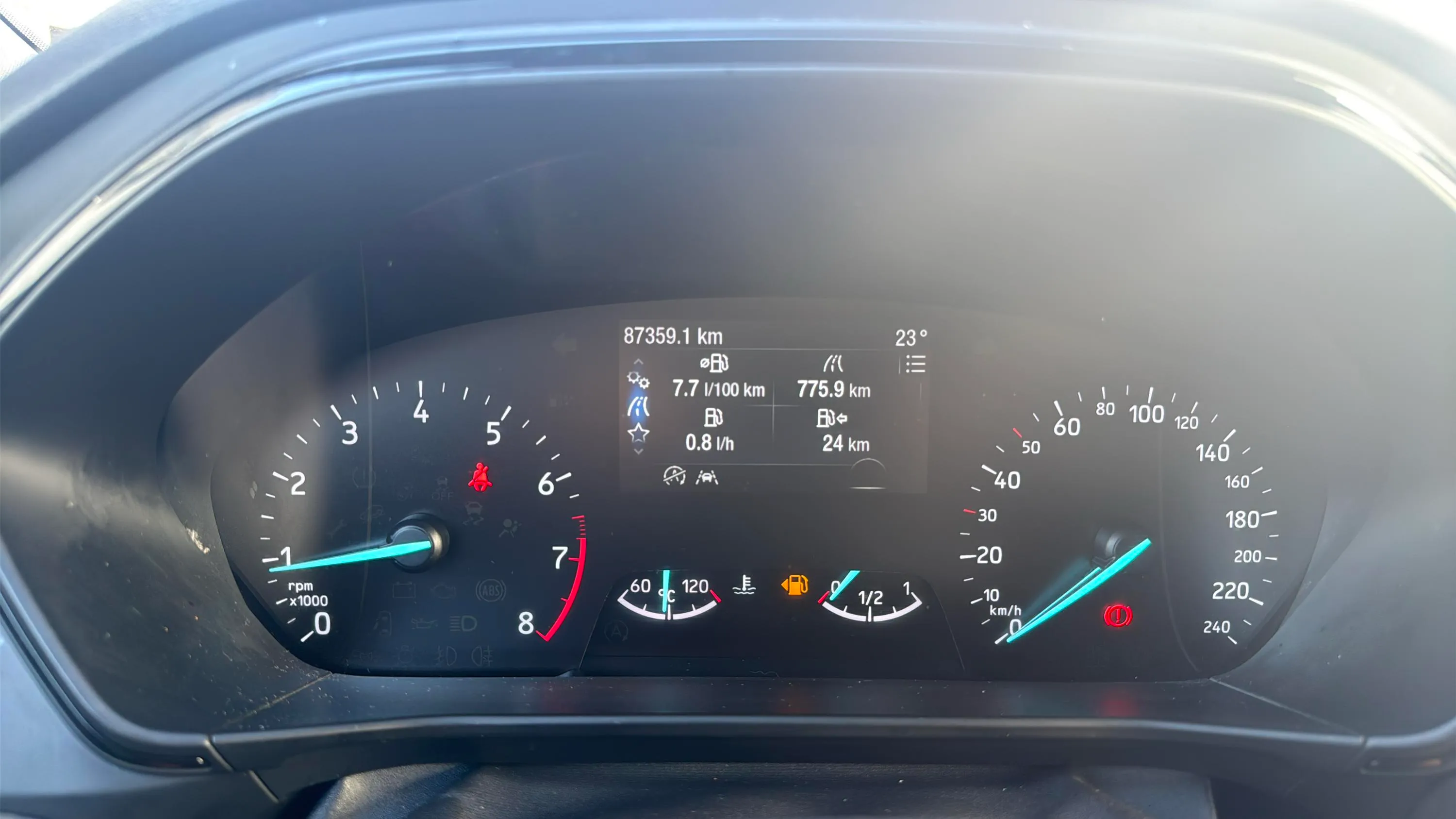 Ford Focus 1.0 EcoBoost Trend - foto 9