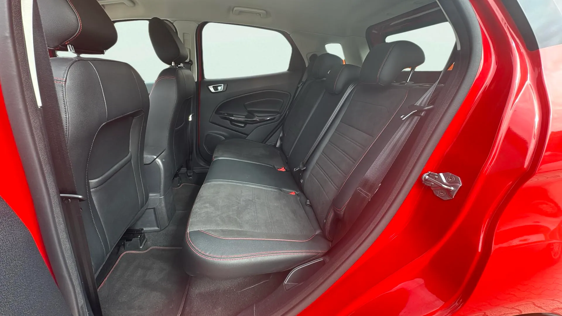 Ford EcoSport 1.0L EcoB. ST Line - foto 14