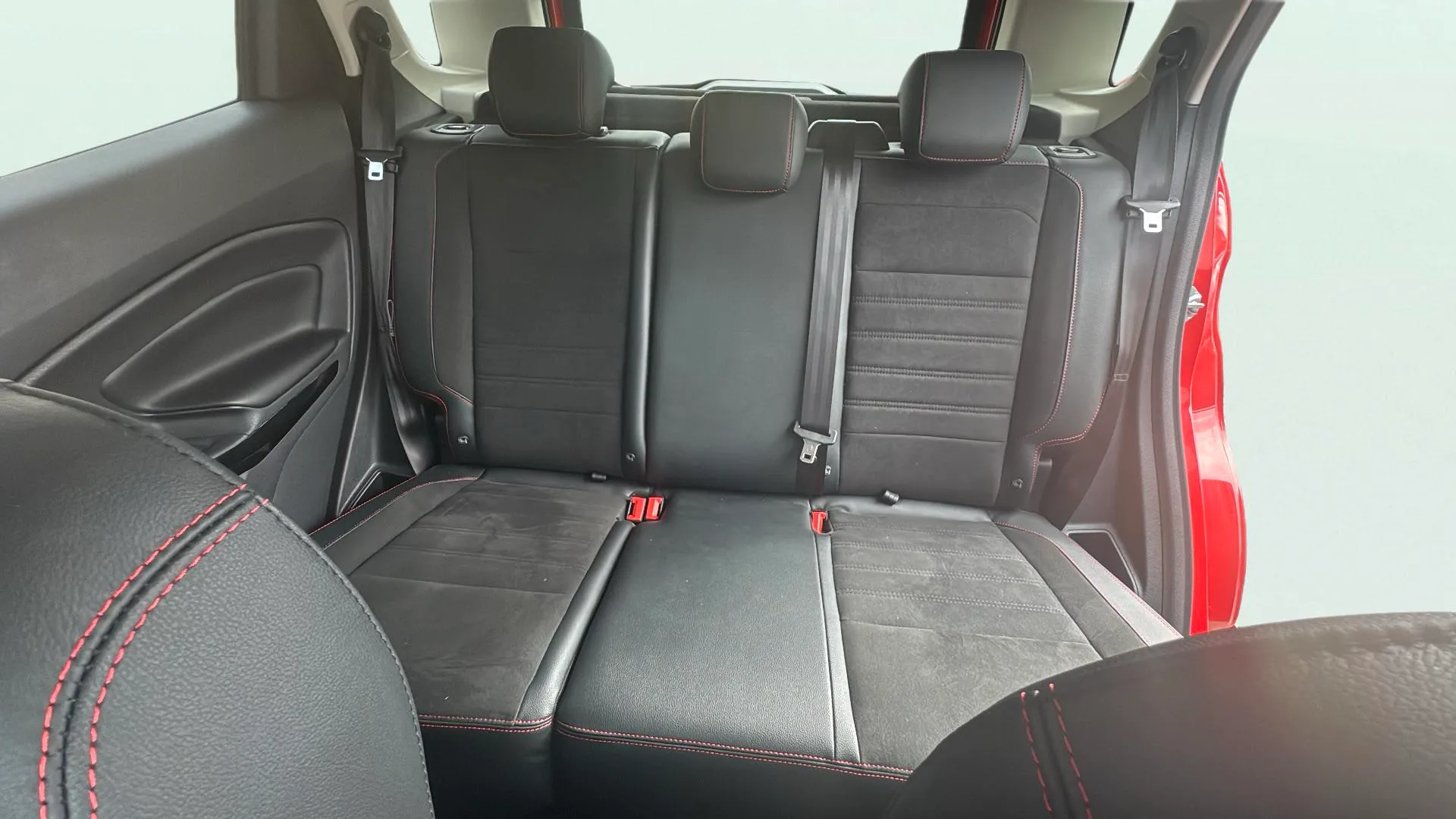 Ford EcoSport 1.0L EcoB. ST Line - foto 15