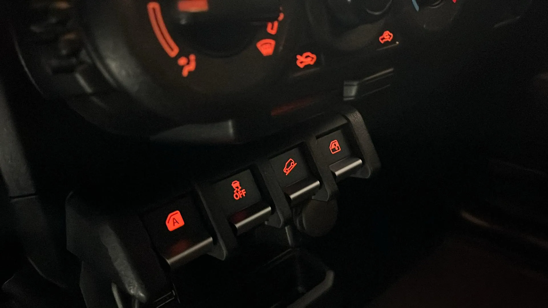 Suzuki Jimny 1.5 4x4 - foto 14