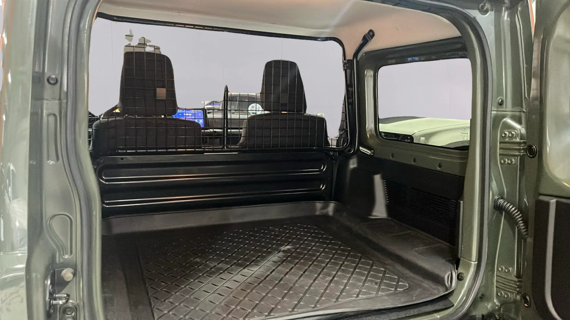 Suzuki Jimny 1.5 4x4 - foto 18