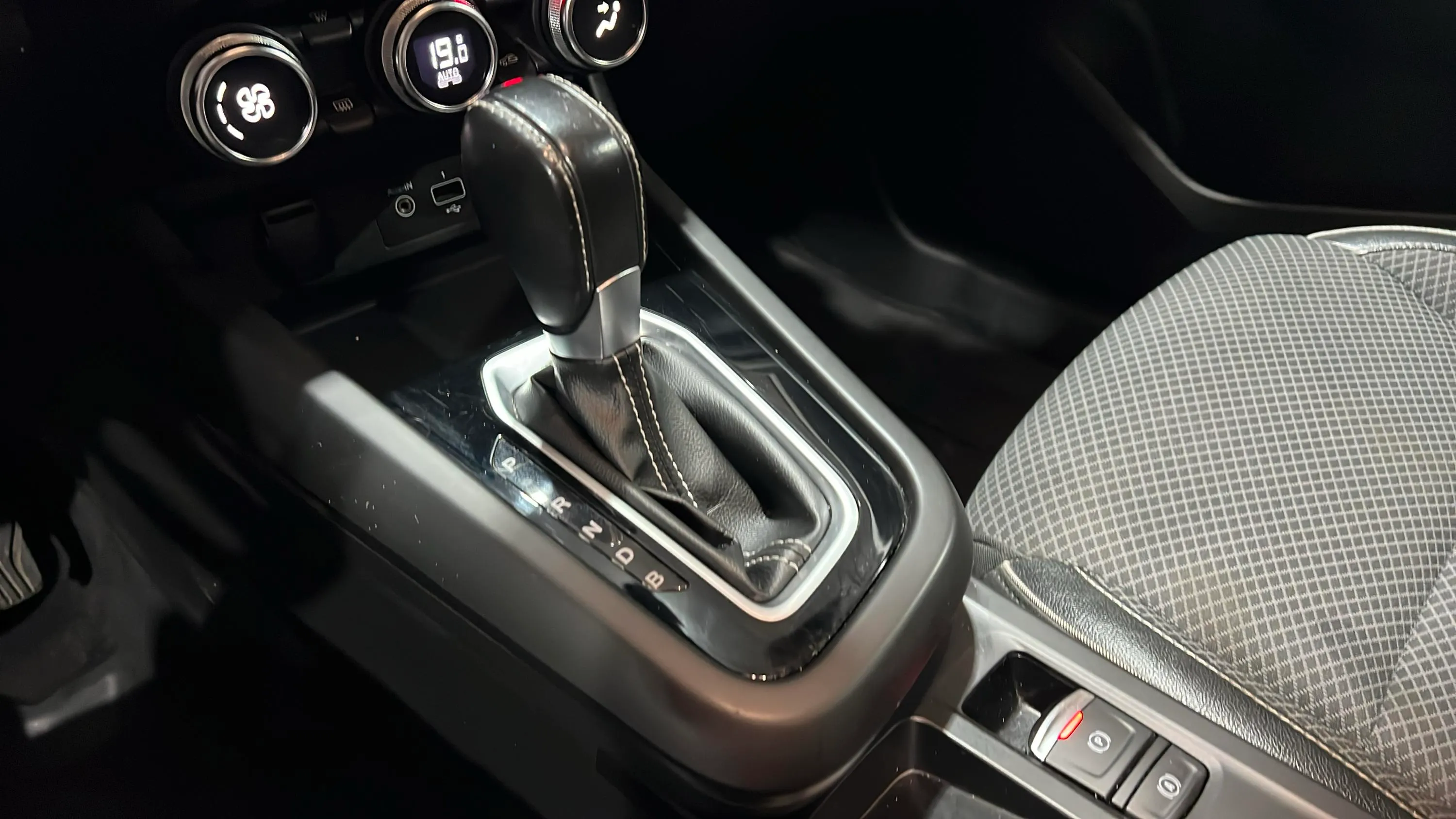 Renault Arkana Techno E-Tech full hybrid - foto 16