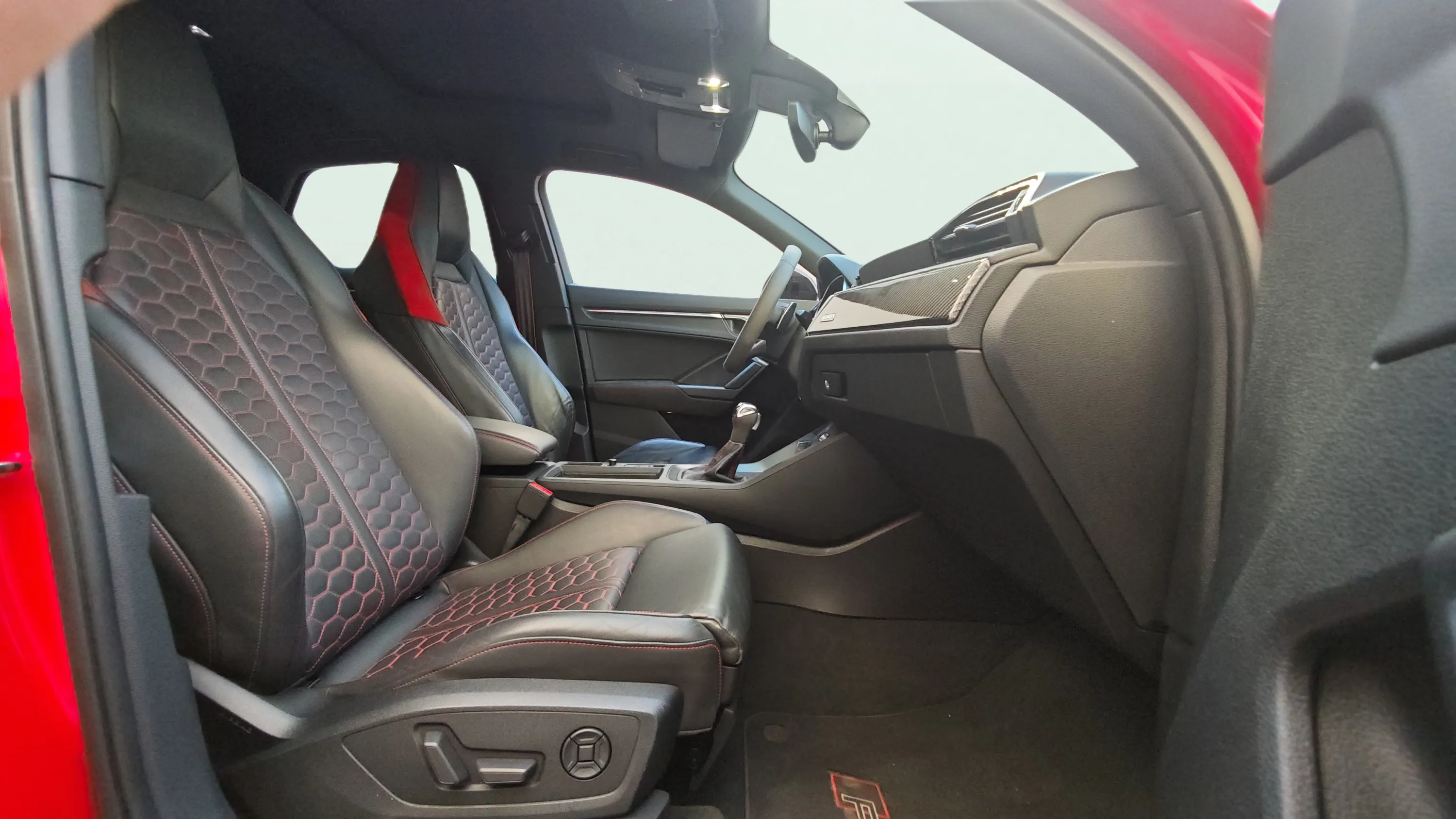 Audi Q3 RS 2.5 TFSI quattro - foto 10