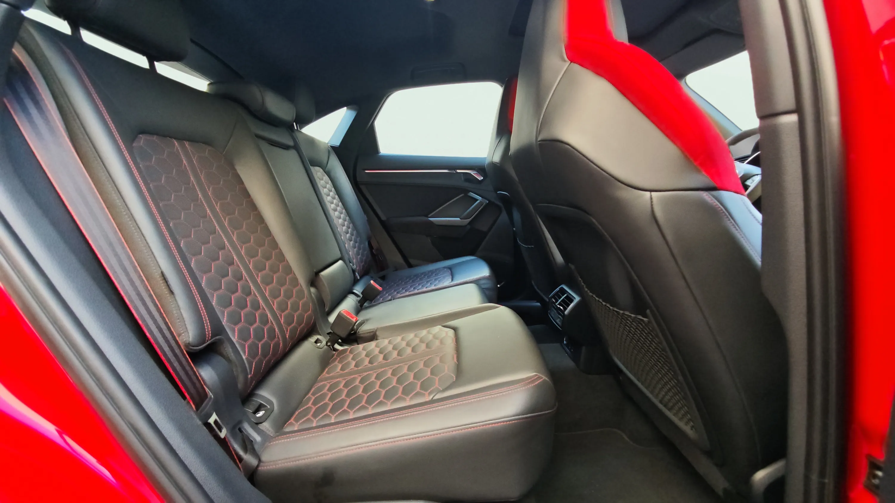Audi Q3 RS 2.5 TFSI quattro - foto 11