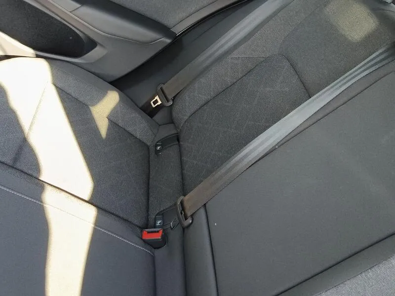 Volkswagen Golf 2.0 TDI DSG - foto 32