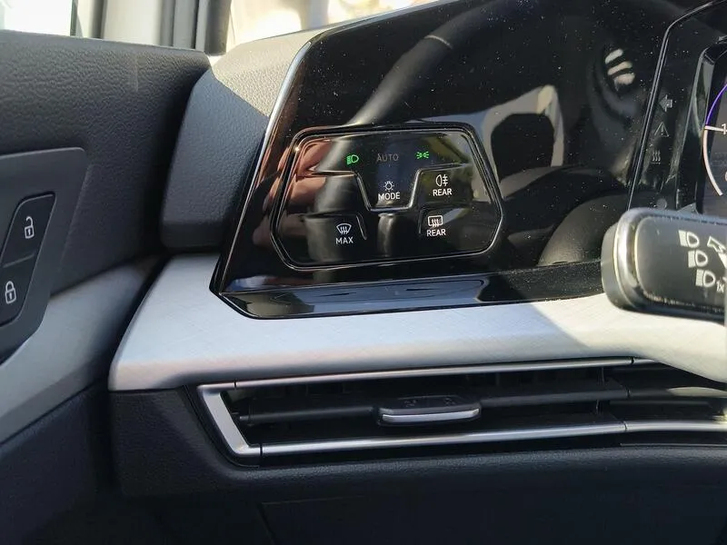 Volkswagen Golf 2.0 TDI DSG - foto 27