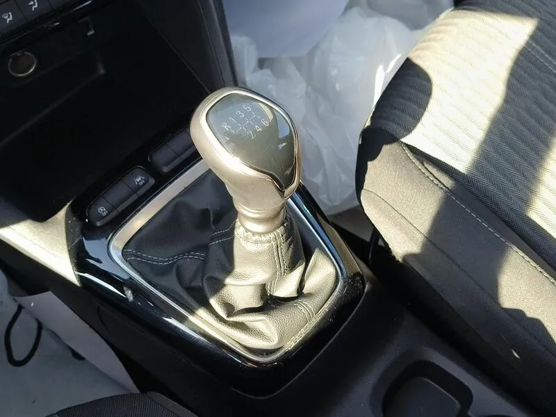 Opel Corsa 1.2T XHL Edition - foto 13