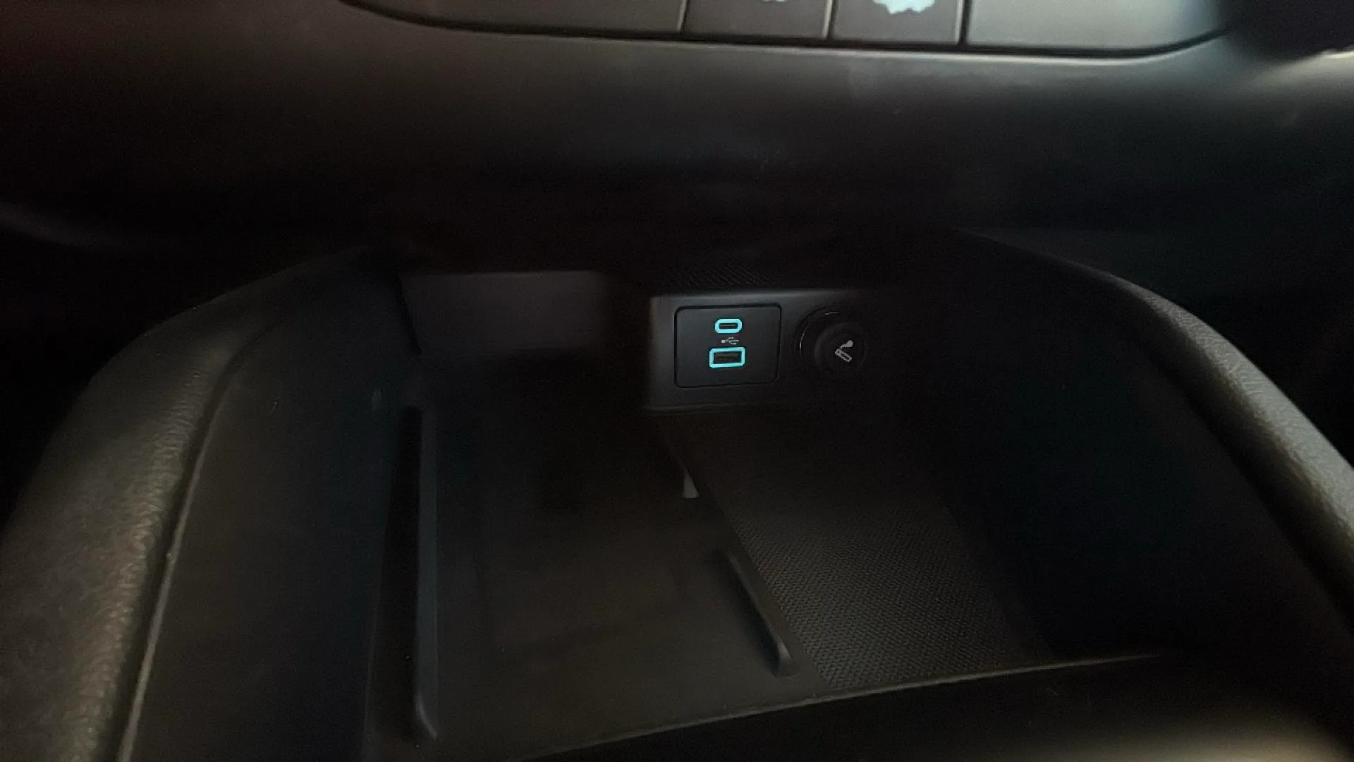 Ford Kuga Titanium 2.0 EcoBlue MHEV - foto 26