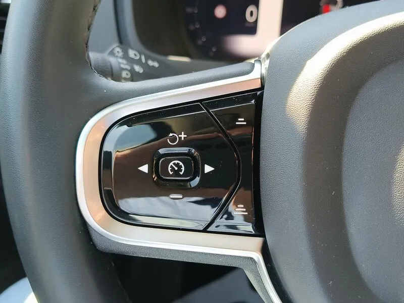 Volvo XC90 2.0 B5 D AWD Core - foto 25