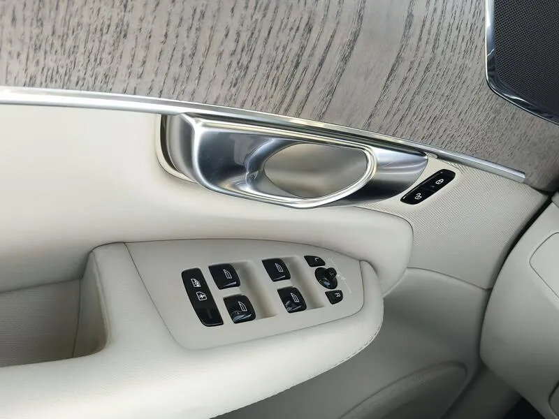 Volvo XC90 2.0 B5 D AWD Core - foto 29