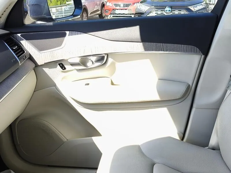 Volvo XC90 2.0 B5 D AWD Core - foto 21