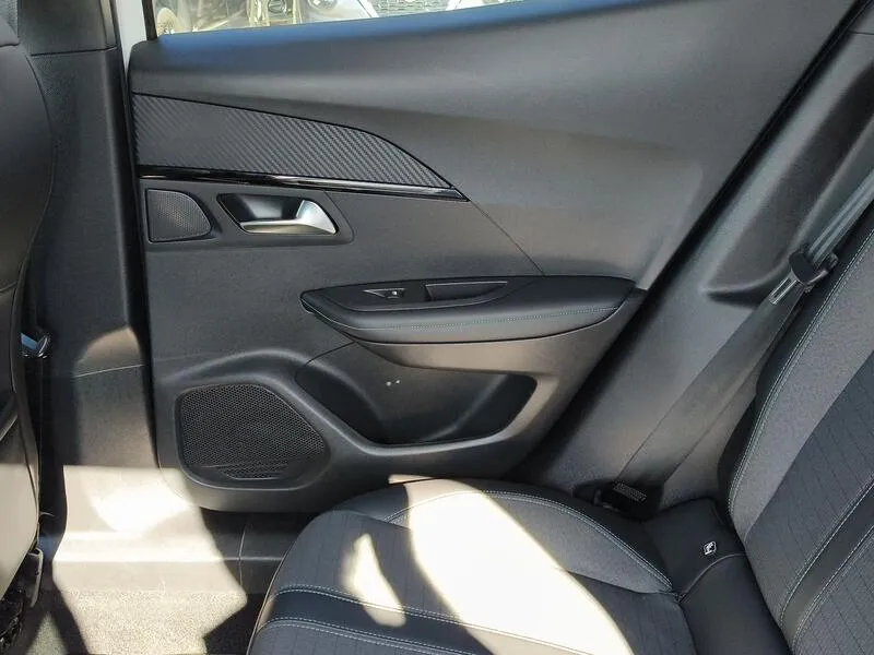 Peugeot 2008 Allure Pack BlueHDi - foto 33