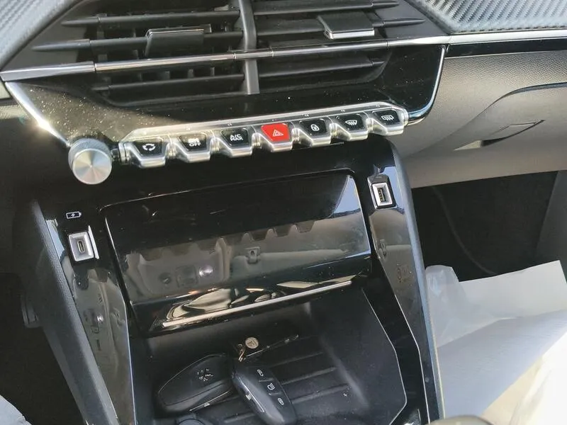 Peugeot 2008 Allure Pack BlueHDi - foto 12