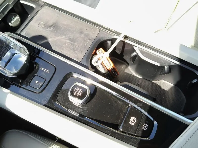Volvo XC60 2.0 T6 AWD Recharge Plus Bright - foto 13